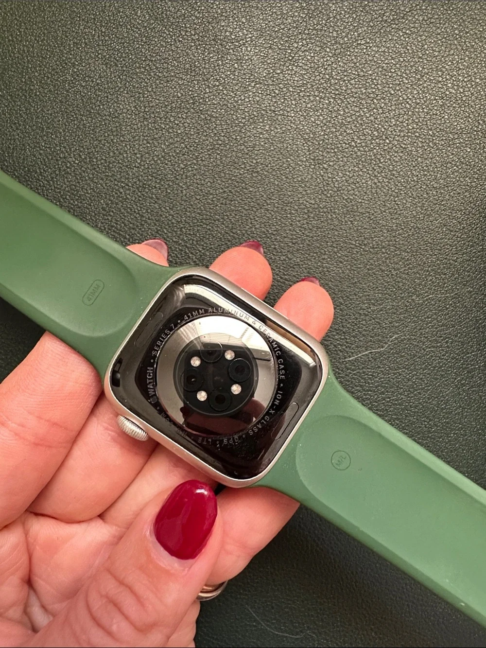 Apple Watch Starlight Aluminum Case 41mm